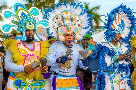  ¡Fiesta de la Cultura Caribeña! - การเฉลิมฉลองวัฒนธรรมแคริบเบียนที่รื่นเริงและเต็มไปด้วยสีสัน